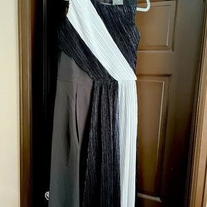 Boston Proper pants suit/half dress size 4 never worn